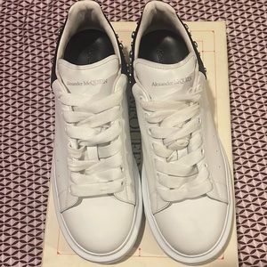 White and black Alexander McQEEN SIZE 11